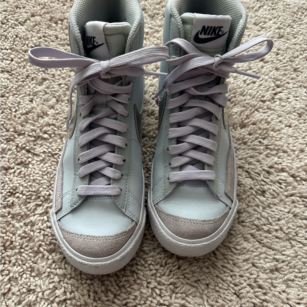 Nike Women's High-Top Sneakers - Light Gray and White